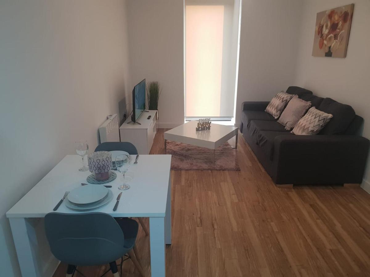 Apartamento 1 Bedroom Lovely In Salford Quays Free Street Parking Subject To Availability *
